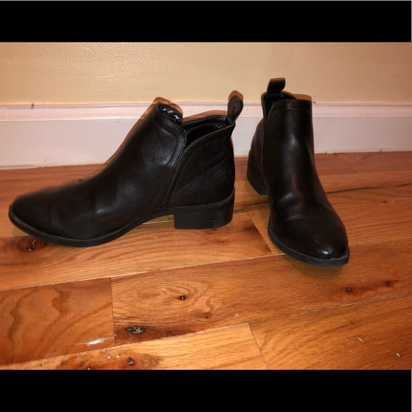 Size 7 Merona booties! - Picture 4 of 5